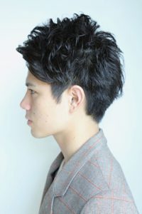 大人の色気漂う黒髪スタイル